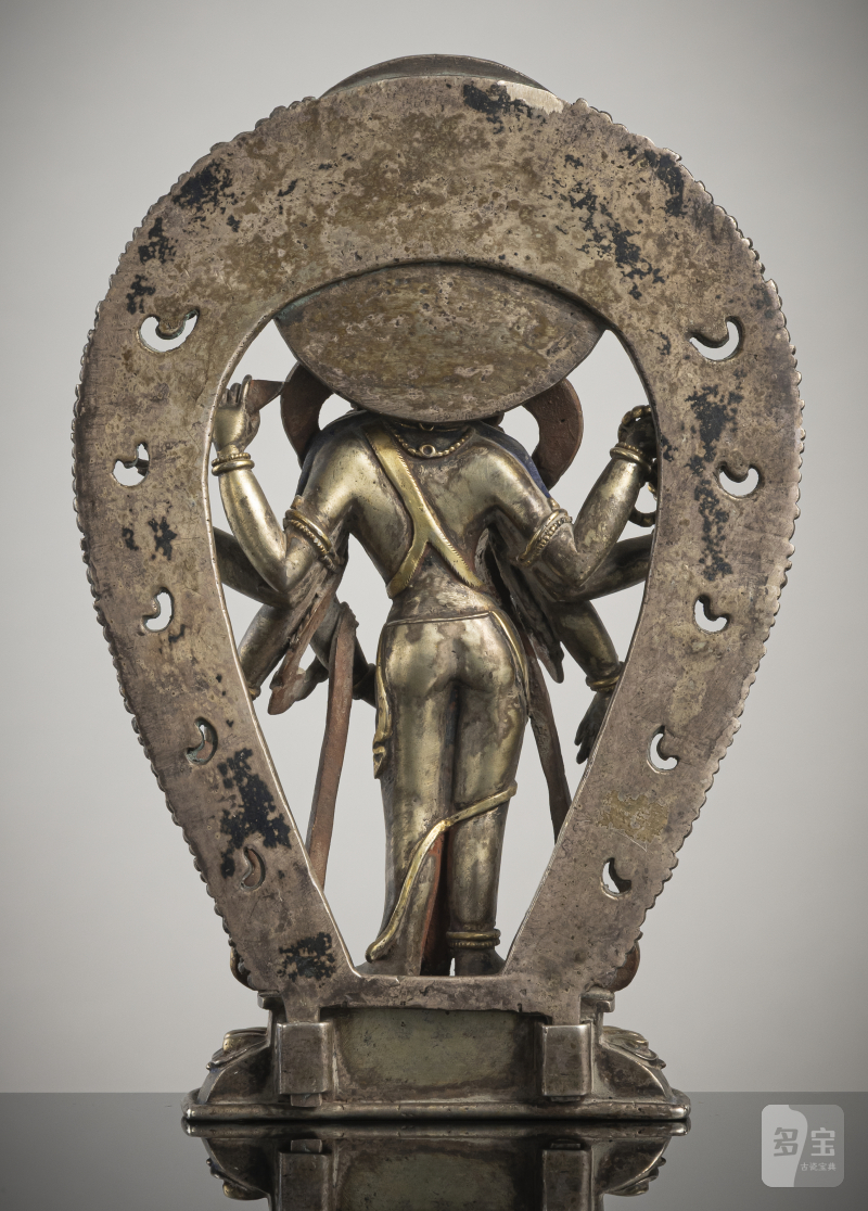 Partially fire-gilded silver figure of Amoghapasha - 图2